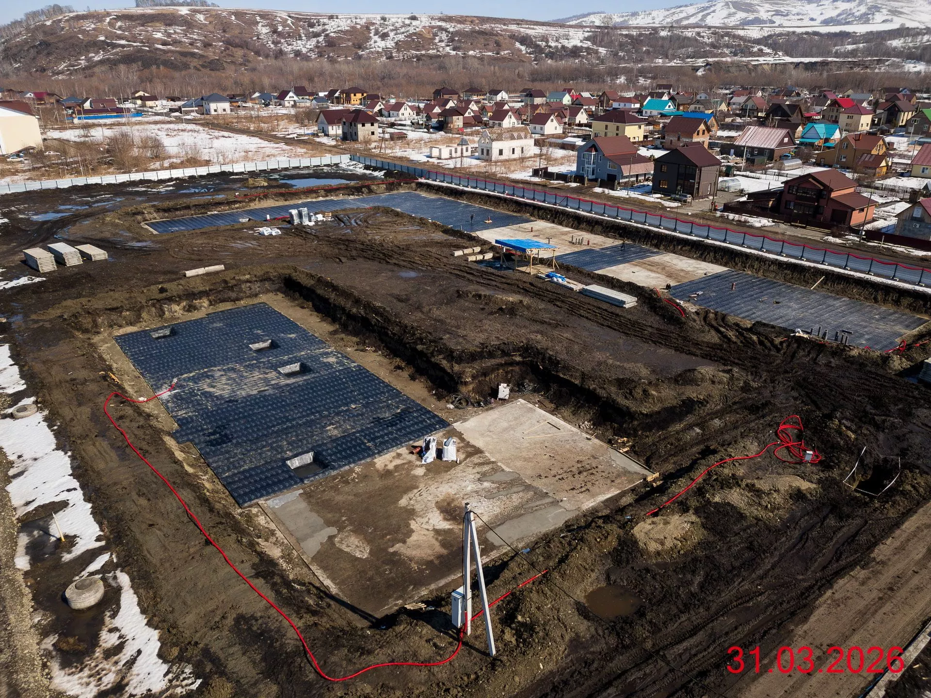 Март 2026